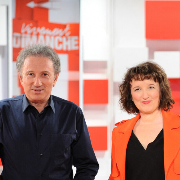 Exclusif - Michel Drucker, Anne Roumanoff et Emmanuel Chaunu - Enregistrement de l'émission ' Vivement Dimanche ' au studio Gabriel le 15 mai 2020 . Diffusion le 31 mai 2020 sur France 2  © Guillaume Gaffiot / Bestimage 