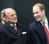 Le prince Philip, duc d'Edimbourg, et le prince William, duc de Cambridge, lors de la célébration du 800ème anniversaire de "Magna Carta" à Runnymede.