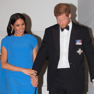 Le prince Harry, duc de Sussex, et Meghan Markle, duchesse de Sussex (enceinte) arrivent au dîner d'Etat donné en leur honneur à Suva, Îles Fidji le 23 octobre 2018.