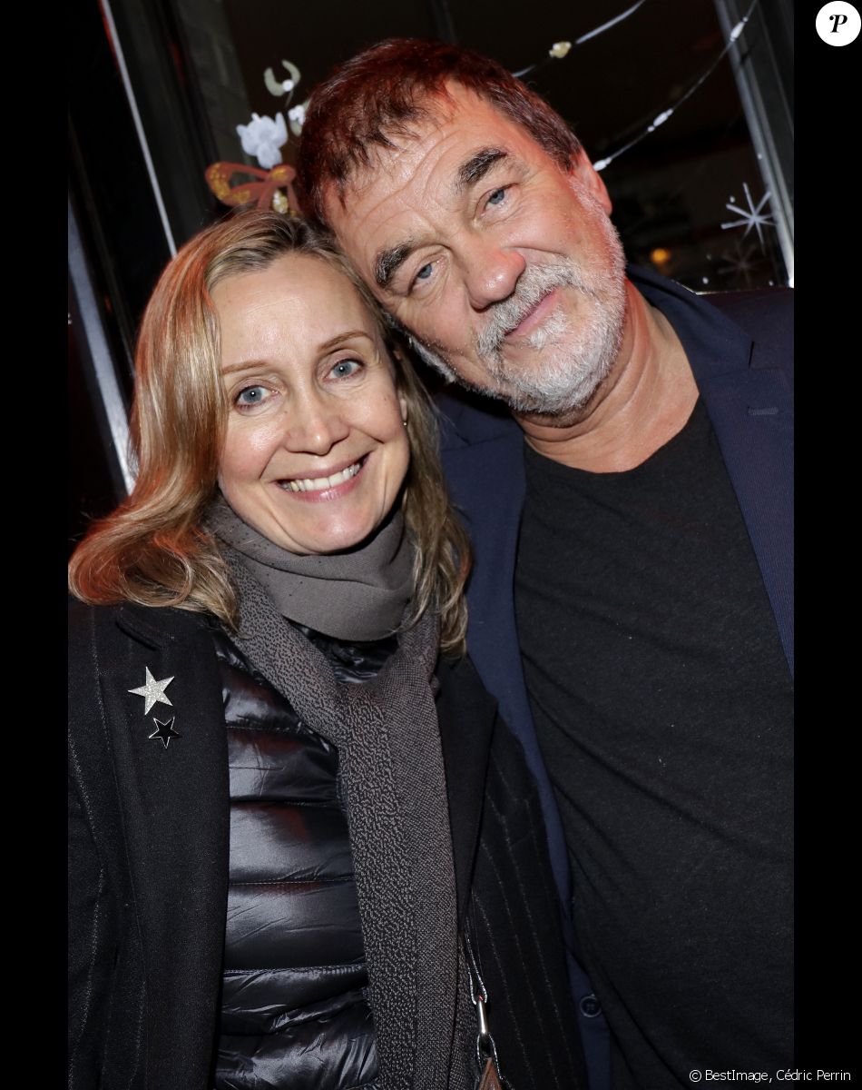 Exclusif - Olivier Marchal et son ex-femme Catherine Marchal - L'humoriste Cartouche sur la scène du "Café de la danse" dans son spectacle "Demain je me lève de bonheur !" à Paris le 20 décembre 2018. © Cédric Perrin/Bestimage