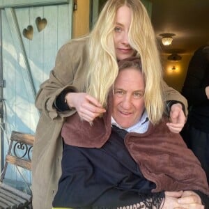 Gérard Depardieu et sa petite-fille Louise sur Instagram. Le 8 mars 2021.