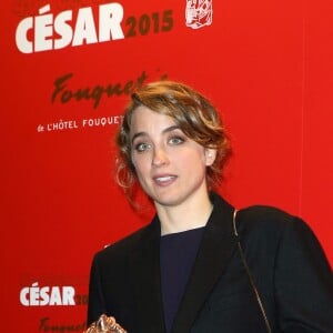 Adèle Haenel (César de la Meilleure actrice) - Photocall au Fouquet's lors de la 40ème cérémonie des César à Paris. Le 20 février 2015