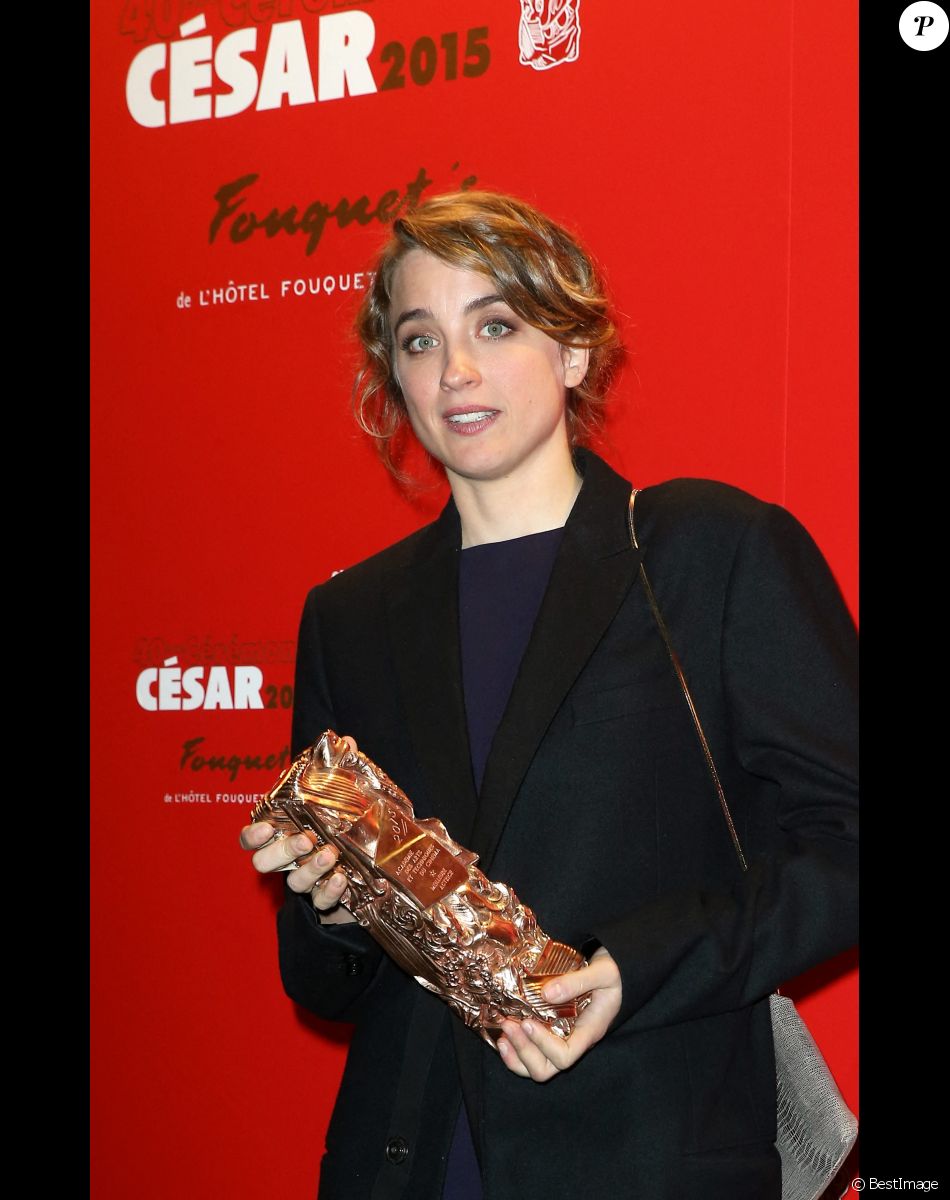 Adèle Haenel (César de la Meilleure actrice) - Photocall au Fouquet's lors de la 40ème cérémonie des César à Paris. Le 20 février 2015
