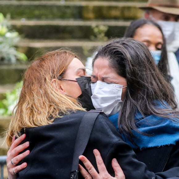 Fauve Hautot et Leïla Da Rocha - Arrivées aux Obsèques du danseur étoile Patrick Dupond en l'église Saint-Roch à Paris, France, le 11 mars 2021.