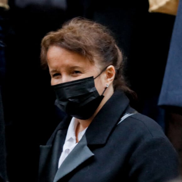 Anne Roumanoff - Sorties des Obsèques du danseur étoile Patrick Dupond en l'église Saint-Roch à Paris, France, le 11 mars 2021.