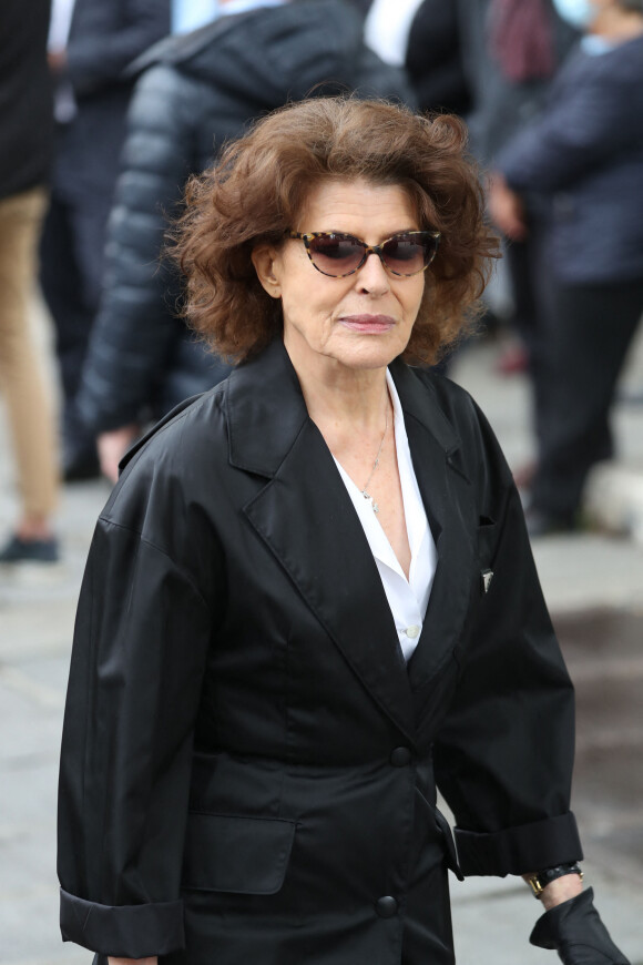 Fanny Ardant - Hommage à Guy Bedos en l'église de Saint-Germain-des-Prés à Paris le 4 juin 2020. 