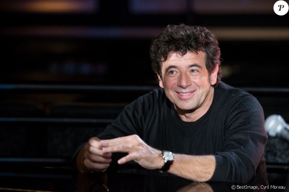 Exclusif - Patrick Bruel lors de l'enregistrement de sa surprise pour l'émission "La Lettre", dans un studio d'enregistrement à Grisy-les-Plâtres, présentée par S.Davant et diffusée le 16 janvier 2021 sur France 2. Le 30 novembre 2020 © Cyril Moreau / Bestimage