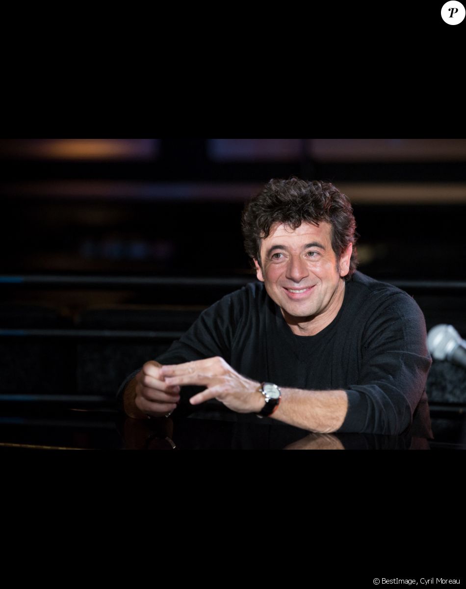 Exclusif - Patrick Bruel lors de l'enregistrement de sa surprise pour l'émission "La Lettre", dans un studio d'enregistrement à Grisy-les-Plâtres, présentée par S.Davant et diffusée le 16 janvier 2021 sur France 2. Le 30 novembre 2020 © Cyril Moreau / Bestimage
