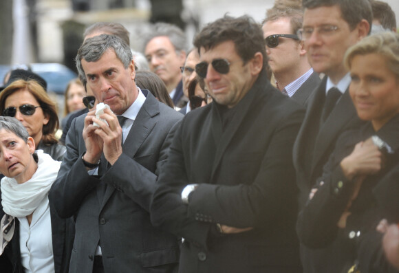 Jerome Cahuzac et Patrick Bruel - Obseques de Guy Carcassonne au cimetiere de Montmartre a Paris. Le 3 juin 2013