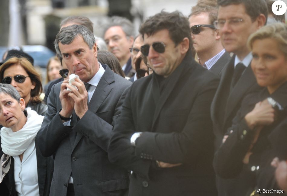 Jerome Cahuzac et Patrick Bruel - Obseques de Guy Carcassonne au cimetiere de Montmartre a Paris. Le 3 juin 2013
