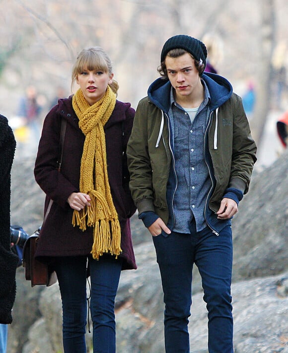 Harry Styles et Taylor Swift se promenent a Central Park a New York, le 2 decembre 2012. La rumeur les veut en couple.