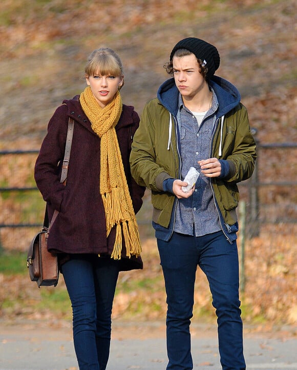 Harry Styles et Taylor Swift se promenent a Central Park a New York, le 2 decembre 2012. La rumeur les veut en couple.