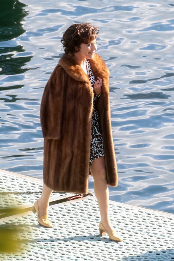 Lady Gaga sur le tournage du film "House of Gucci", sur le lac de Côme. Le 18 mars 2021.