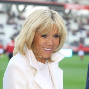 La Première Dame Brigitte Macron - La FFF, la ville de Reims, France 98 et Variété Club de France ont organisé un match de gala mixte pour l'égalité hommes-femmes afin de collecter des fonds pour la fondation des femmes et Femmes Relais 51 au stade Auguste-Delaune, à Reims, France, le 20 mars 2019.  © Dominique Jacovides/Bestimage