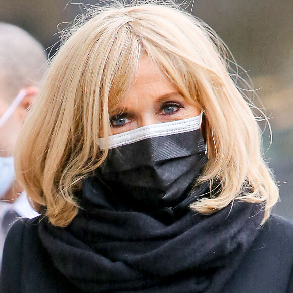 La première dame Brigitte Macron - Messe en hommage à Robert Hossein en l'église Saint-Sulpice à Paris. Le 9 février 2021 