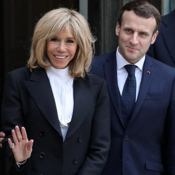 La première dame Brigitte Macron, le président Emmanuel Macron, le roi Felipe VI d'Espagne, La reine Letizia d'Espagne - Le roi et la reine d'Espagne arrivent au palais de l'Elysée à Paris. © Stéphane Lemouton / Bestimage