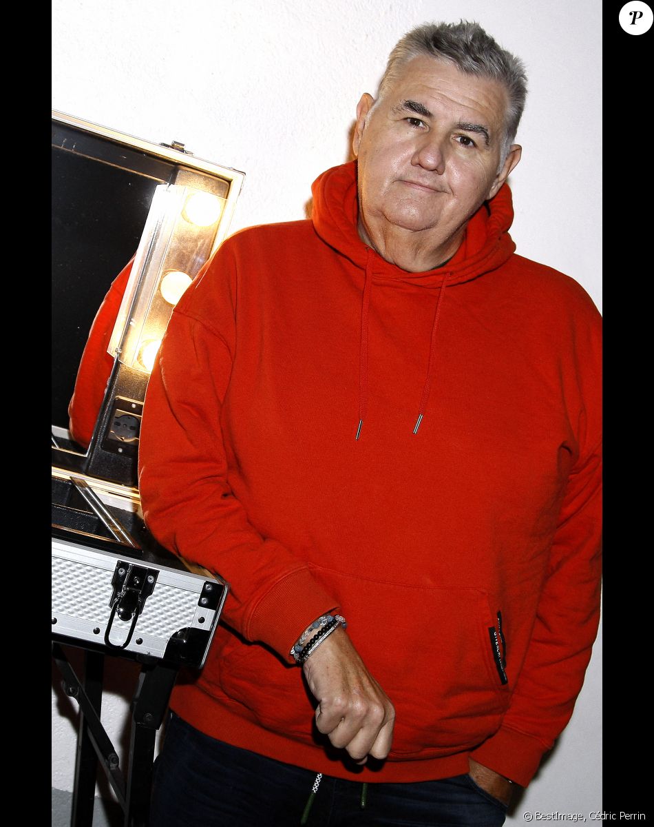 Exclusif - Portrait de Pierre Ménès. Le 28 septembre 2020 © Cédric Perrin / Bestimage