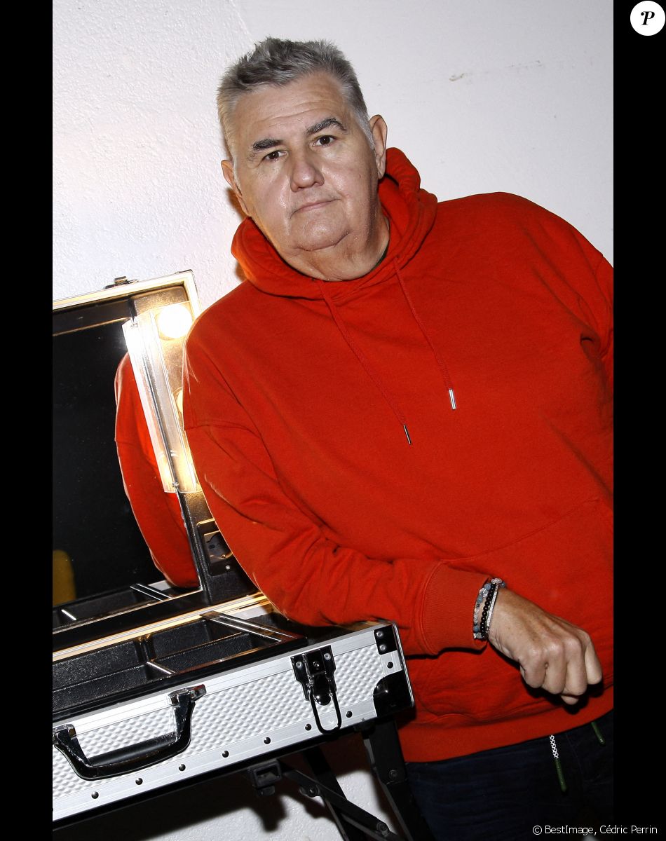 Exclusif - Portrait de Pierre Ménès. Le 28 septembre 2020 © Cédric Perrin / Bestimage