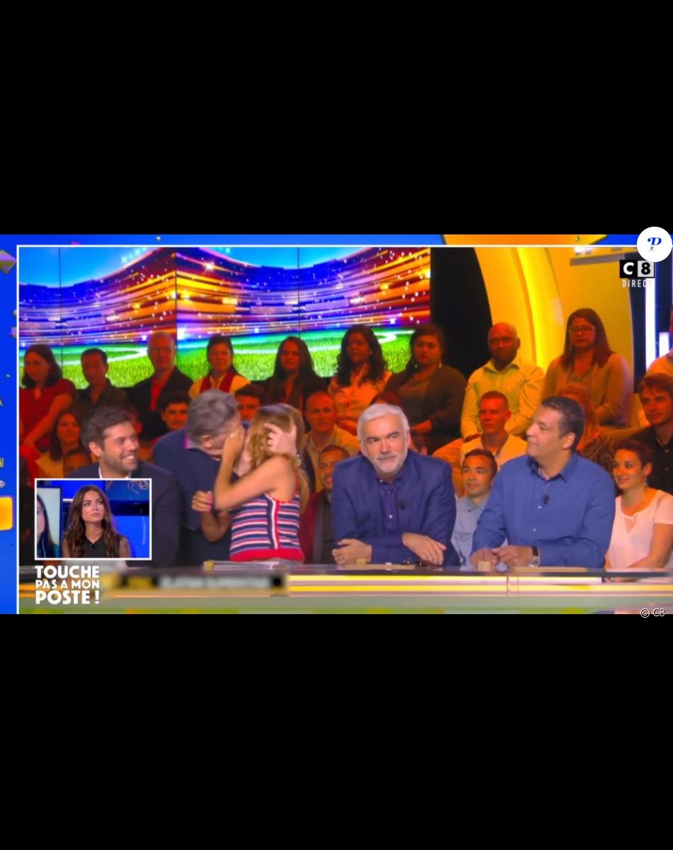 Francesca Antoniotti sur le plateau de "Touche pas à mon poste" pour revenir sur l'affaire du bisou de Pierre Ménès, le 22 mars 2021