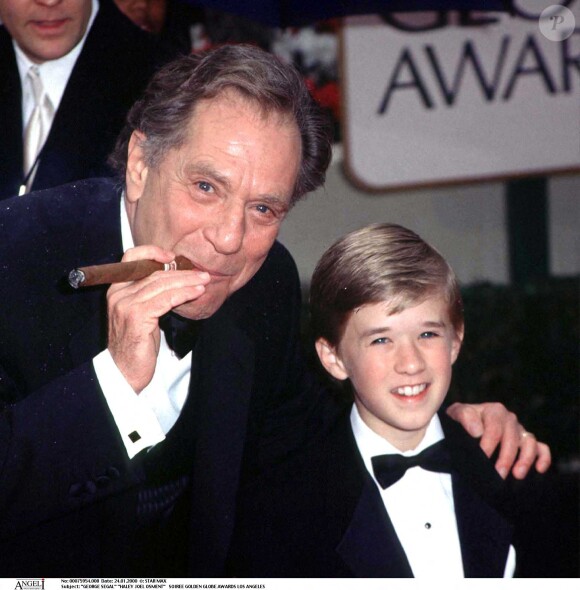 L'acteur américain George Segal et Haley Joel Osment à Los Angeles.