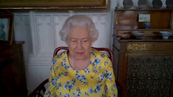 La reine Elisabeth II d'Angleterre a effectué une visite virtuelle au ministère des Affaires étrangères et du Commonwealth (FCO) pour le dévoilement de son nouveau portrait.