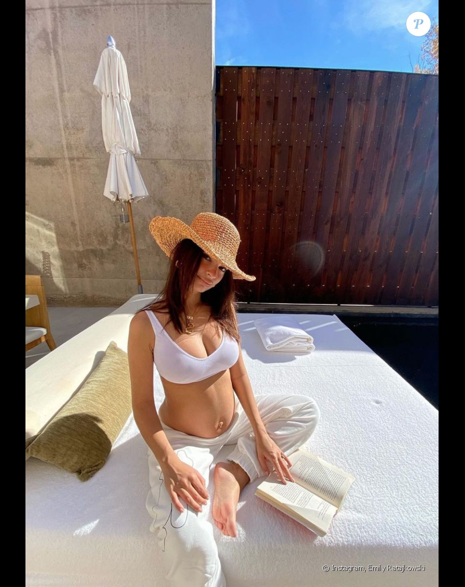 Emily Ratajkowski, enceinte. Novembre 2020.