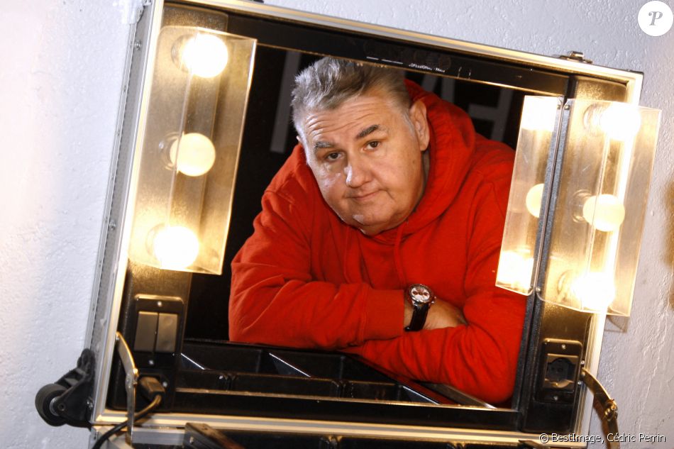 Exclusif - Portrait de Pierre Ménès. Le 28 septembre 2020 © Cédric Perrin / Bestimage