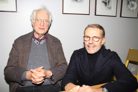 Exclusif - Bertrand Tavernier, Lambert Wilson - Bertrand Tavernier dédicace son livre "Amis Americains" lors de l'exposition Féroce de Romain Duris. Le 26 novembre 2019.