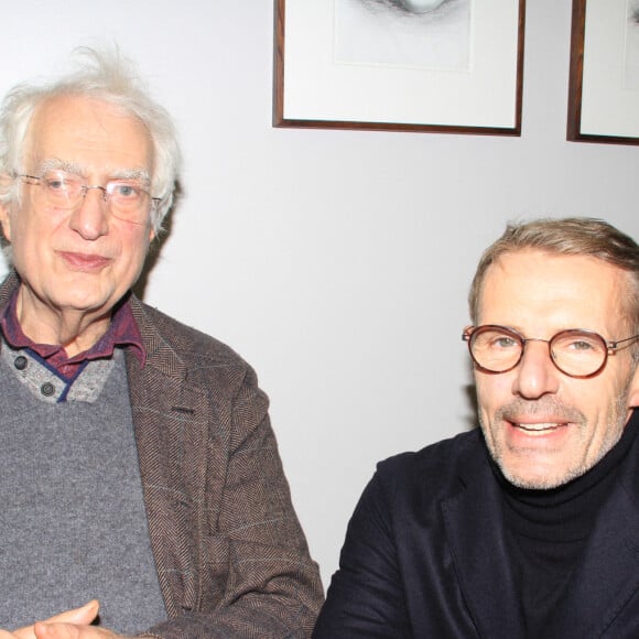 Exclusif - Bertrand Tavernier, Lambert Wilson - Bertrand Tavernier dédicace son livre "Amis Americains" lors de l'exposition Féroce de Romain Duris. Le 26 novembre 2019.