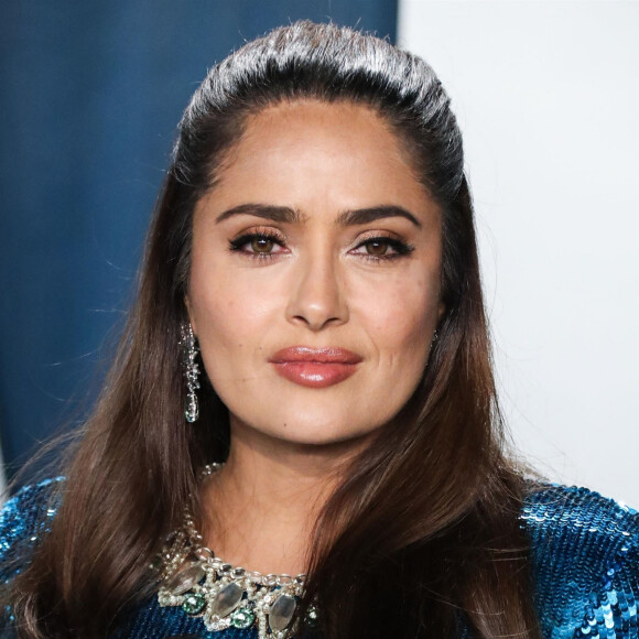 Description Salma Hayek Pinault - Photocall de la soirée Vanity Fair en marge de la 92ème cérémonie des Oscars 2020 au Wallis Annenberg Center for the Performing Arts à Los Angeles le 9 février 2020.