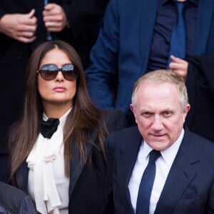 Francois Henri Pinault et sa femme Salma Hayek - Sorties des obsèques de l'ancien président de la République Jacques Chirac en l'église Saint-Sulpice à Paris. Le 30 septembre 2019 © JB Autissier / Panoramic / Bestimage 