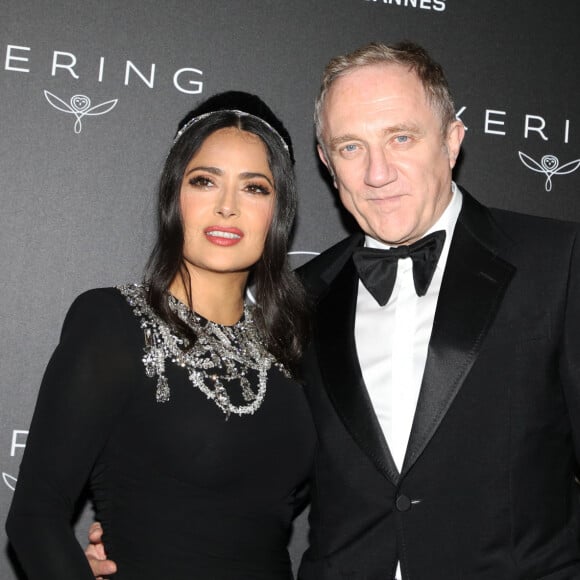 Salma Hayek Pinault et François-Henri Pinault - Photocall de la soirée Kering "Women In Motion Awards", Place de la Castre, lors du 72ème Festival International du Film de Cannes. Le 19 mai 2019 © Denis Guignebourg / Bestimage 