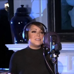 Mariah Carey chante une nouvelle version de "We belong together" à Los Angeles. Le 17 février 2021.