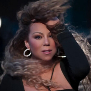 Mariah Carey chante son single "Save the Day" au Billie Jean King National Tennis Center, le 14 septembre 2020.