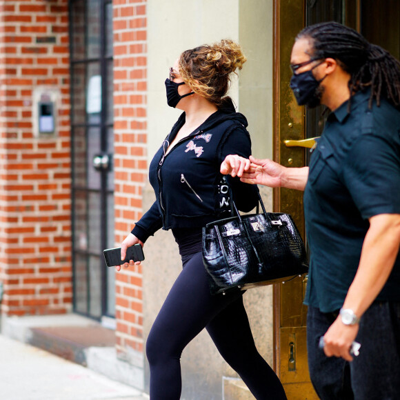 Exclusif - Mariah Carey porte un masque lors de l'épidémie de Coronavirus (COVID-19) à New York, le 6 juillet 2020.
