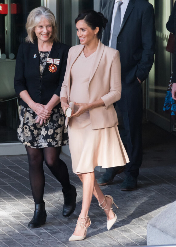 Meghan Markle, duchesse de Sussex (enceinte de son fils Archie), visite le National Theatre, dont elle est la nouvelle marraine. Londres, le 30 janvier 2019.