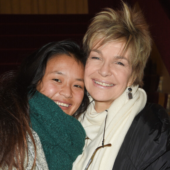 Semi-exclusif - Véronique Jannot et sa fille Migmar Jannot à la générale du woman show "Vive Demain !" de Michèle Bernier au théâtre des Variétés à Paris le 28 janvier 2019. © Coadic Guirec/Bestimage