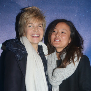 Véronique Jannot et sa fille Migmar au photocall du spectacle "Bô, le voyage musical" au théâtre du 13ème Art à Paris, le 8 mars 2018. © CVS/Bestimage