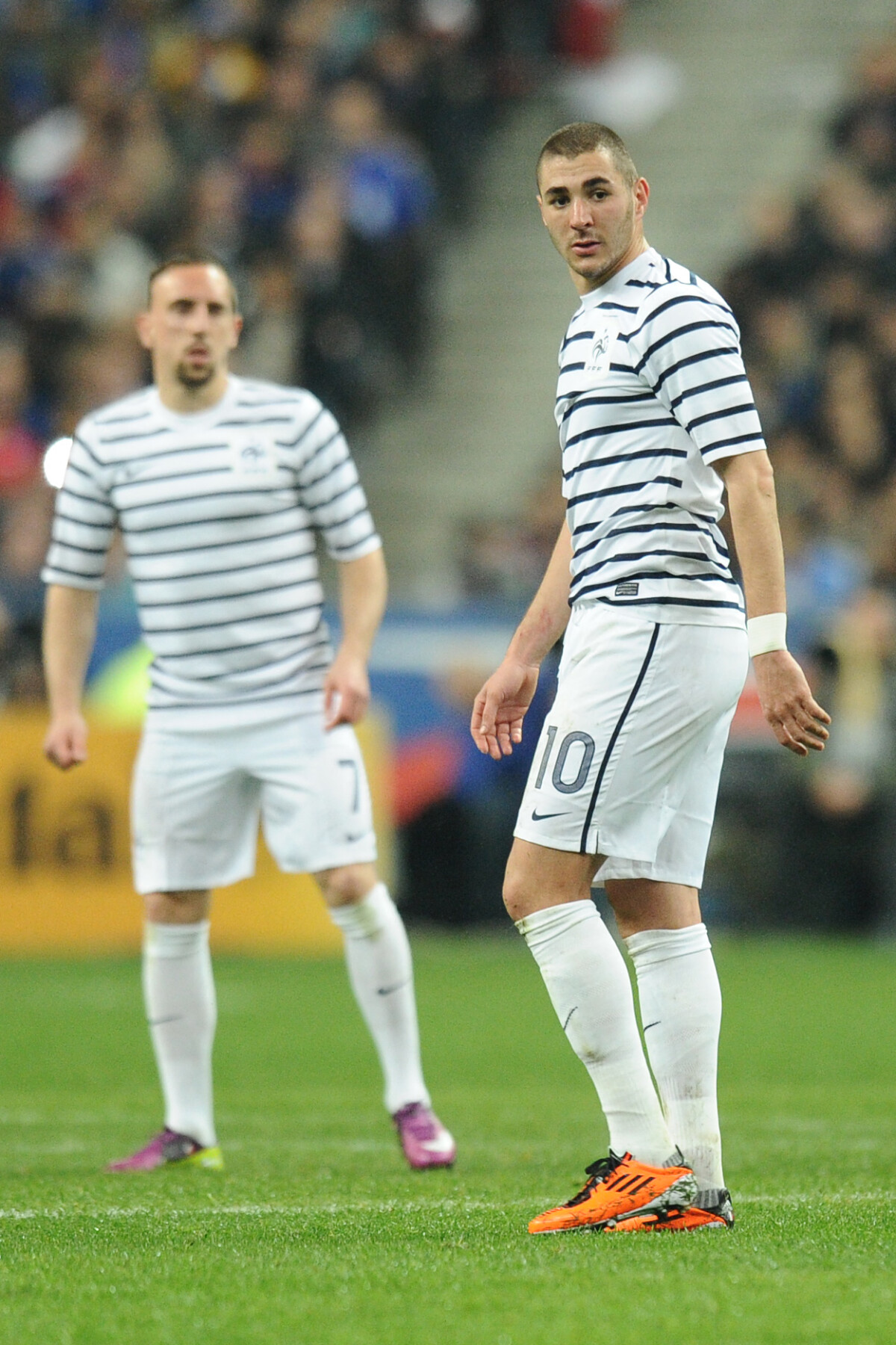 Photo : Karim Benzema et Franck Ribéry avec l'équipe de France en 2011 ...