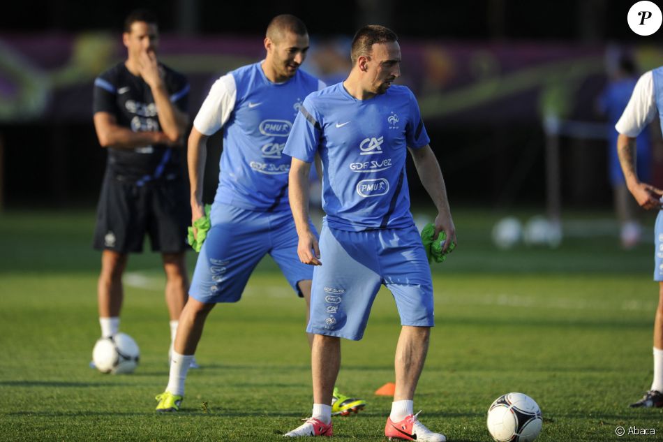 Karim Benzema et Franck Ribéry avec l'équipe de France en 2012.