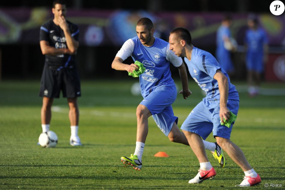 Karim Benzema et Franck Ribéry avec l'équipe de France en 2012.