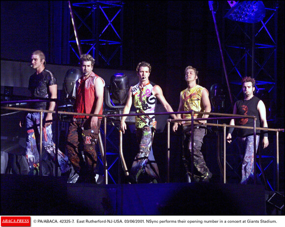 Les *NSYNC en concert à New York. Février 2003.