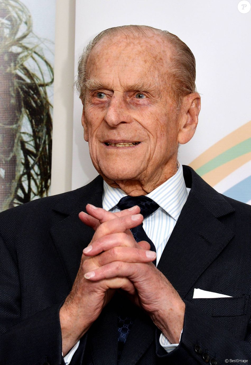 Le prince Philip, duc d'Edimbourg- La reine Elisabeth visite les locaux de la "Royal Commonwealth Society" à Londres le 12 mars 2014.