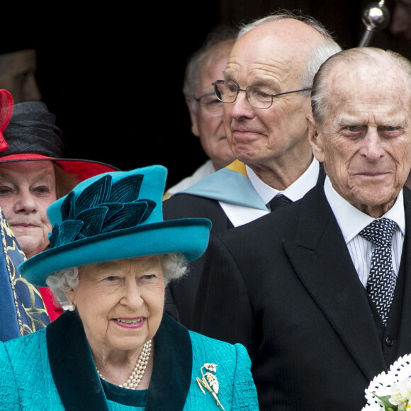 La reine Elisabeth II d'Angleterre et le prince Philip, duc d'Edimbourg lors de la messe du Jeudi Saint en la cathédrale de Leicester, le 13 avril 2017.