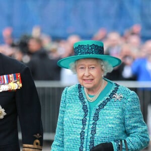 La reine Elisabeth d'Angleterre et le prince Philip, duc d'Edimbourg - La reine Elisabeth d'Angleterre baptise un porte-avions de la Royal Navy à son nom '"HMS Queen Elizabeth" au BAE's Rosyth Dockyard à Rosyth, le 4 juillet 2014.