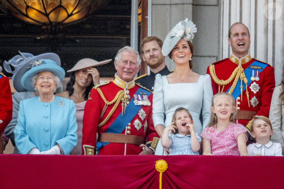 La reine Elisabeth II d'Angleterre, Meghan Markle, duchesse de Sussex, le prince Charles, le prince Harry, duc de Sussex, Catherine Herzogin von Cambridge, le prince William, La princesse Charlotte, le prince George, Savannah Phillips - Les membres de la famille royale britannique lors du rassemblement militaire "Trooping the Colour" (le "salut aux couleurs"), célébrant l'anniversaire officiel du souverain britannique. Cette parade a lieu à Horse Guards Parade, chaque année au cours du deuxième samedi du mois de juin. Londres, le 9 juin 2018.