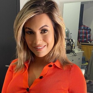 Carla Moreau souriante sur Instagram