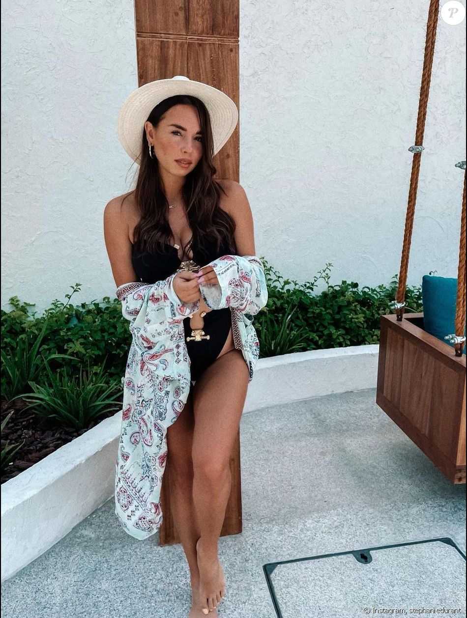Stéphanie Durant (Les Marseillais) attend son premier enfant avec son mari Théo Soggiu - Instagram
