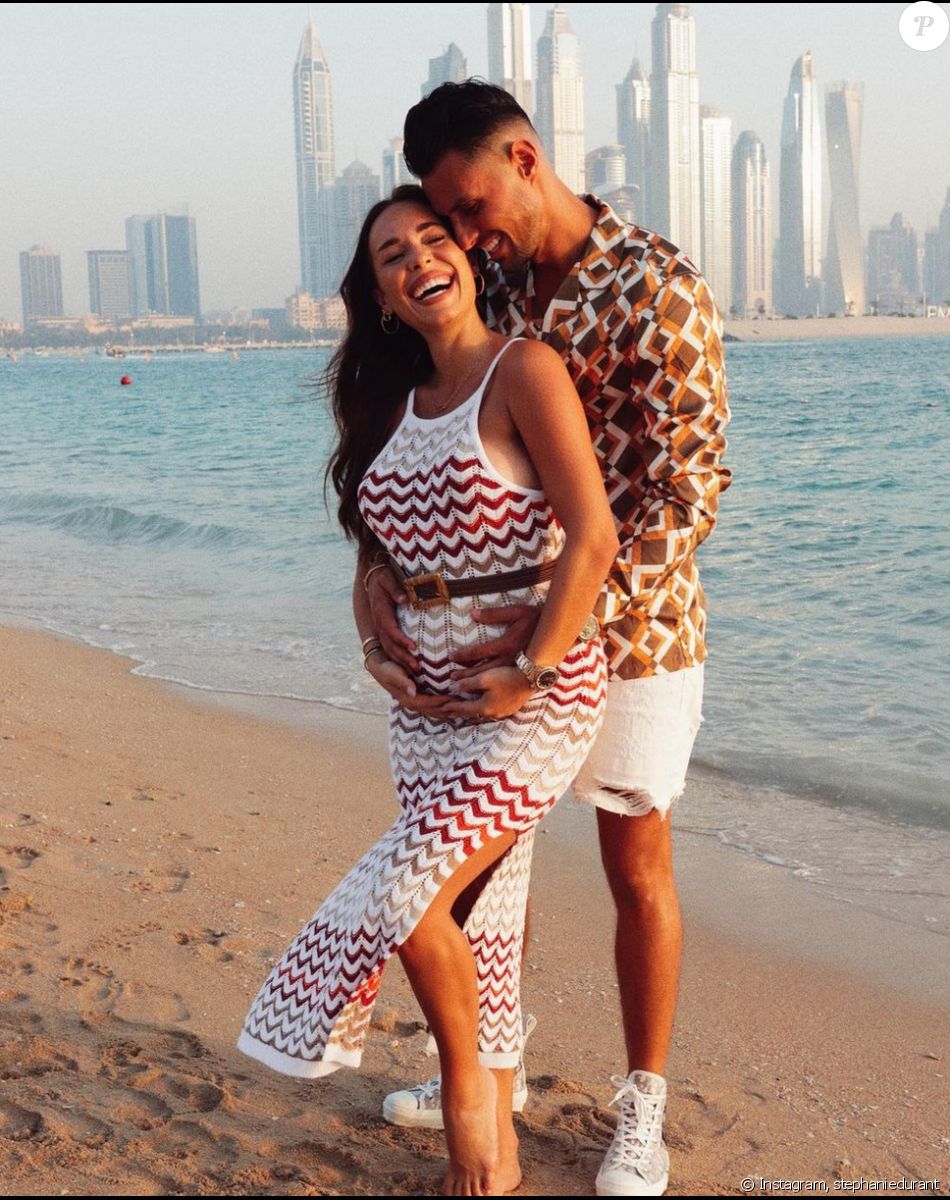 Stéphanie Durant (Les Marseillais) annonce être enceinte de son premier enfant - Instagram