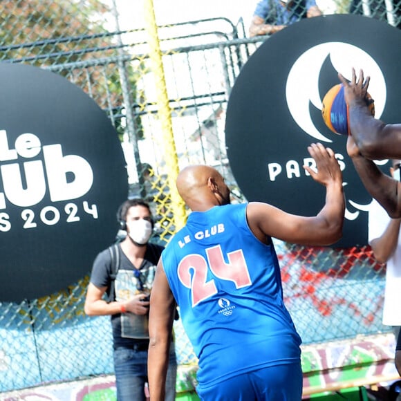 Teddy Riner au lancement du "Club Paris 2024" avec un tournoi de basket à 4 ans, jour pour jour du début des Jeux Olympiques. Le 26 juillet 2020 à Paris. © Veeren/Bestimage